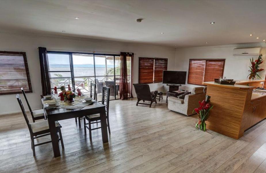 נוקואלופה Seaview Lodge And Restaurant מראה חיצוני תמונה